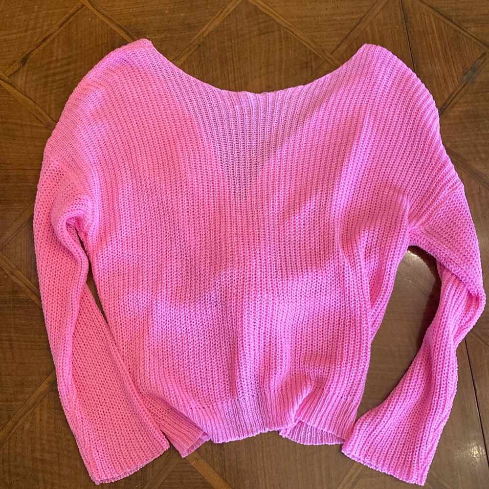 Adorable pink open back knit sweater sz S